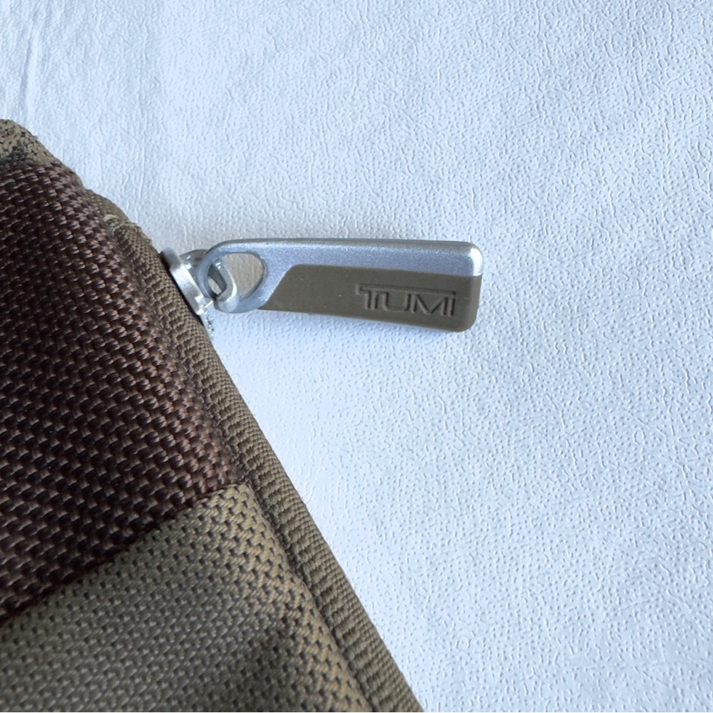 Tumi T Tech Belt Bag Nylon Clutch Bag - Picture 4 of 13